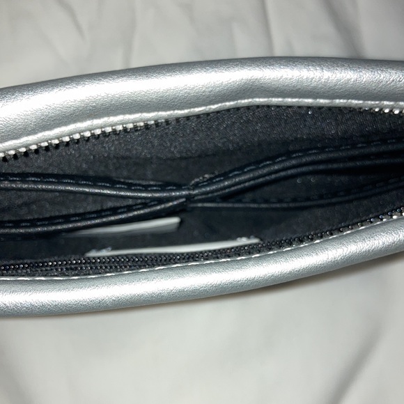 Forever 21 silver metallic chain purse / clutch / sling bag / crossbody - Picture 6 of 11